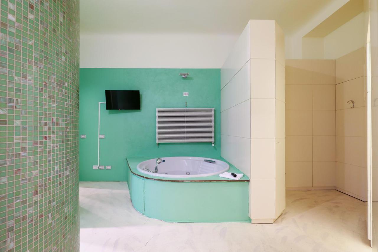 Prestige Boutique Homes - Garden & Pool Милано Екстериор снимка